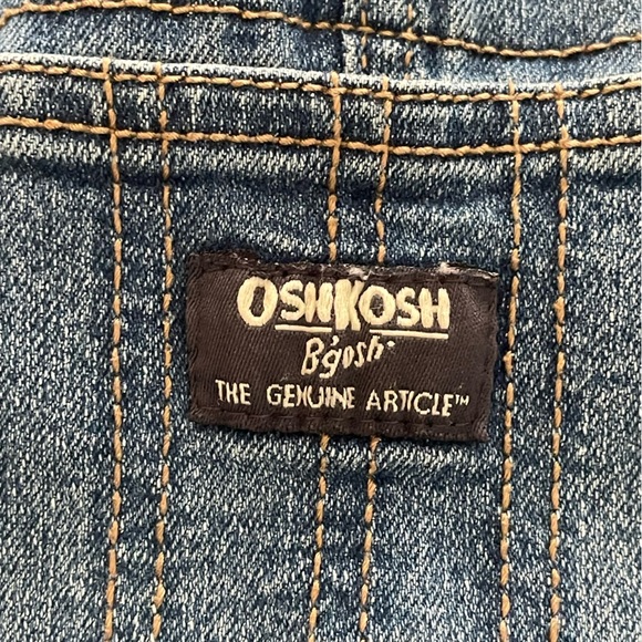 OshKosh B'gosh Blue denim Overalls Shorts Size: 2T - Picture 4 of 7